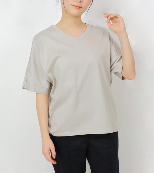 (C-185) V-neck dolman s/s tee