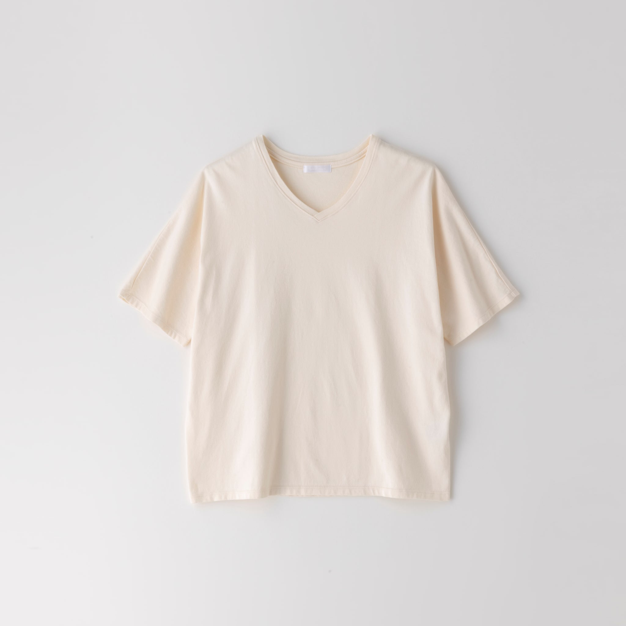 (C-185) V-neck dolman s/s tee